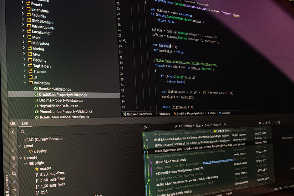 Un editor de código que muestra un panel lateral de Git con la rama actual, las ramas locales y remotas, y un historial de commits de ramas fusionadas